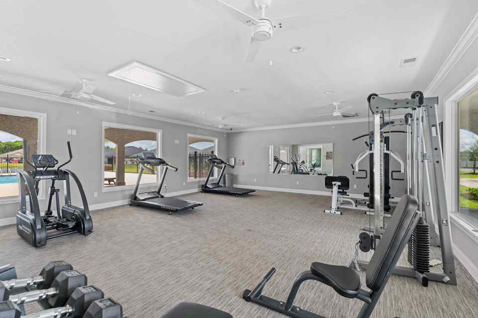 Camden Woods Amenity Gym with Weights and Treadmills in Kingsland, GA